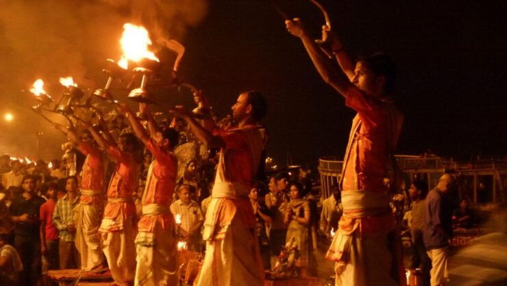 India: Evening Ganga Aarti With Dinner and Private Transfer - Witness the Aarti Agni Pooja