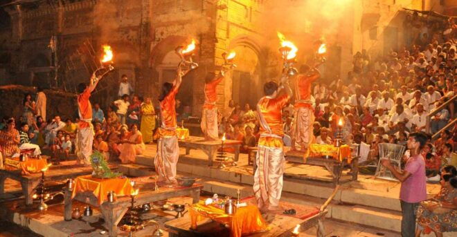 India: Evening Ganga Aarti With Dinner and Private Transfer - Taste Mouthwatering Indian Cuisine