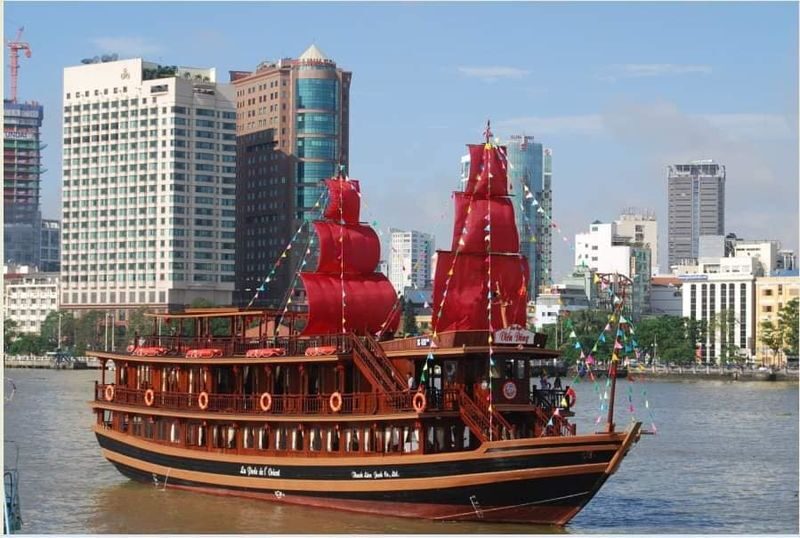 Indochina Queen Dinner Cruise on Saigon River - A night on the Saigon River, not a sightseeing sprint