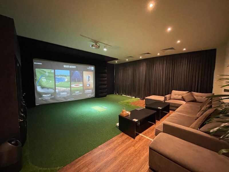 Indoor Golf Experience by Partee Golf - A golf session that works in any weather