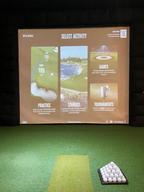 Indoor Golf Experience by Partee Golf - A calm setting, with friendly help