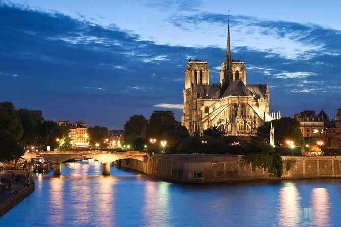 Indulge in a Bubbly Parisian Cruise - Meeting and Pickup