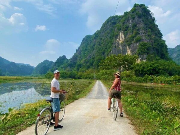 Indulge in Hoa Lu - Tam Coc/Trang An - Mua Cave - Local Cuisine Experience