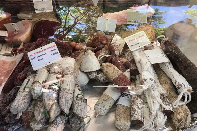 Indulge in Parisian Delights on Eiffel Tower Food Tour - Background