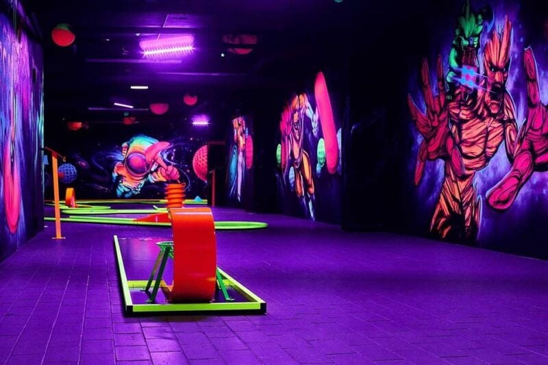 Innsbruck: 3D Mini Golf with Dazzling Light Effects - Good To Know