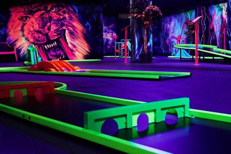 Innsbruck: 3D Mini Golf with Dazzling Light Effects - Why This Mini Golf Experience Is Worth It
