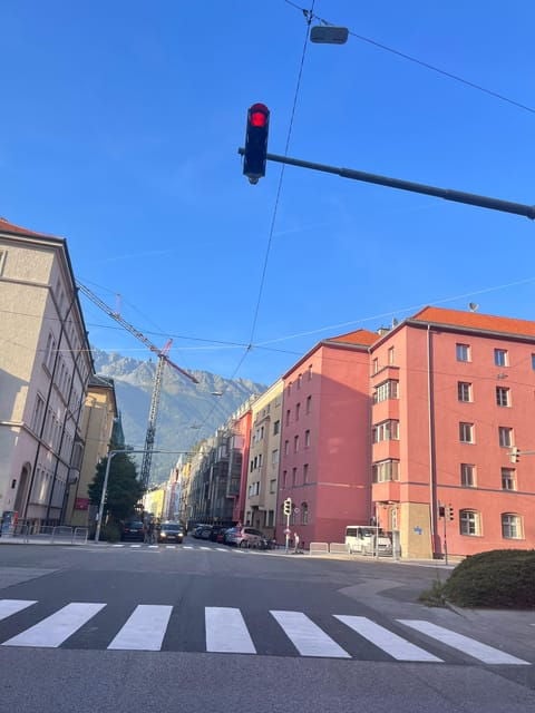 Innsbruck: Art Class With a View - Materials and Inclusions