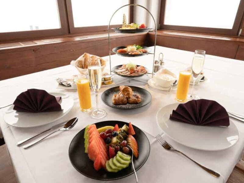 Innsbruck: Breakfast with Prosecco and Panoramic Views - Good To Know