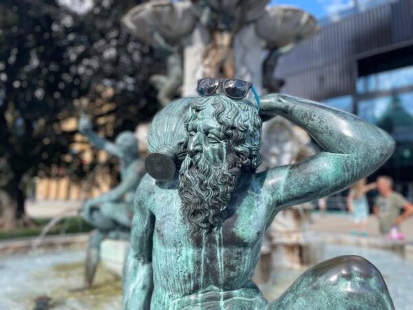 Innsbruck: History and Drinks - Discovering Scenic Photospots