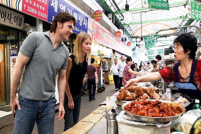 Insadong / Gyeongbok Palace / Hanok Village / Gwangjang Market (Korea Day Tour) - Common Questions