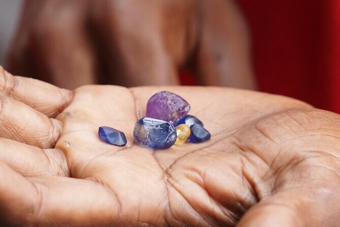 Inside the gem world in Ratnapura - The essential experience - Exploring the Ratnapura Gem Market