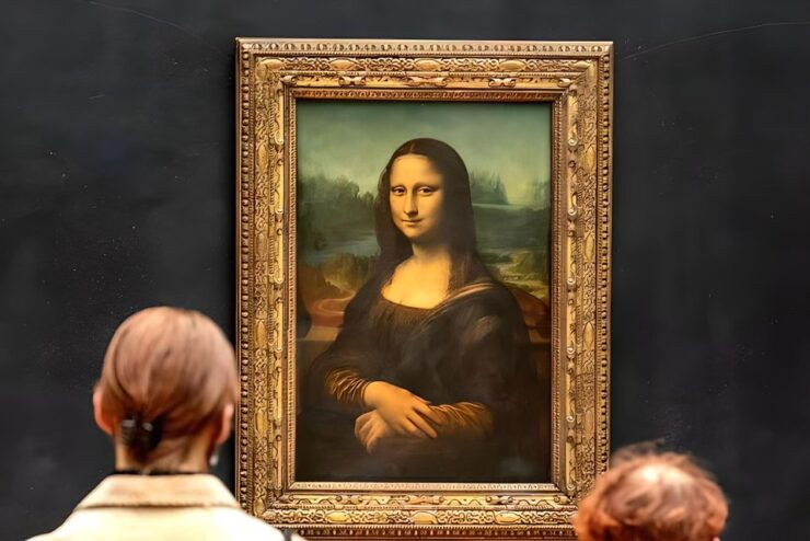 Insider Louvre: From a Royal Palace to a Museum - Famous Artworks on Display
