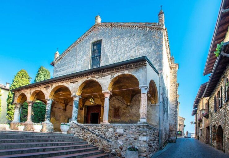 Inspiring Family Walking Tour in Sirmione - Itinerary Highlights