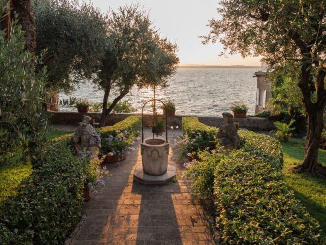 Inspiring Family Walking Tour in Sirmione - Experience