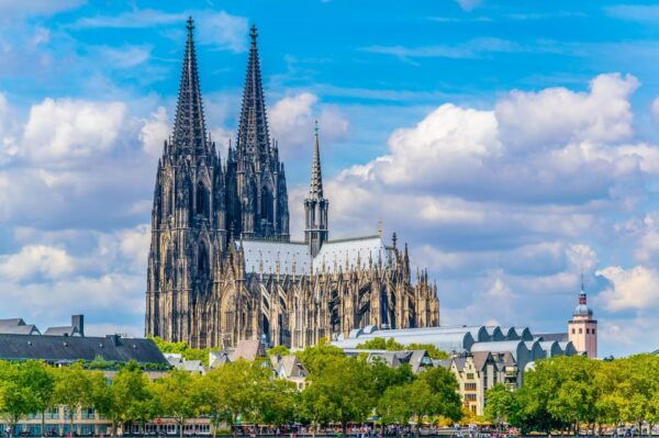 Inspiring Sites of Cologne – Walking Tour for Couples - Tips for Couples