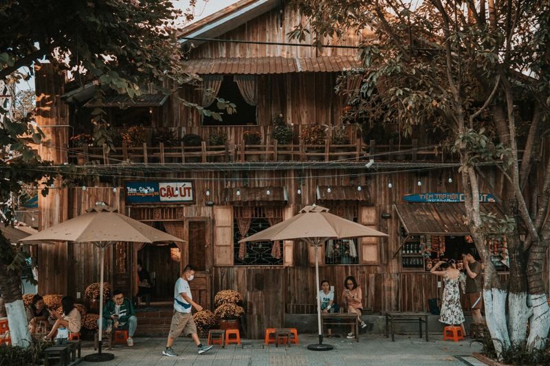 Instagram Cafe Tour in Da Nang - Cua Ngõ Cafe and the final pause