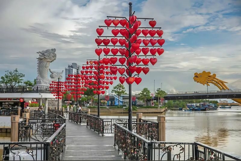 Instagram Cafe Tour in Da Nang - Local Beauty or Coastal Charm?