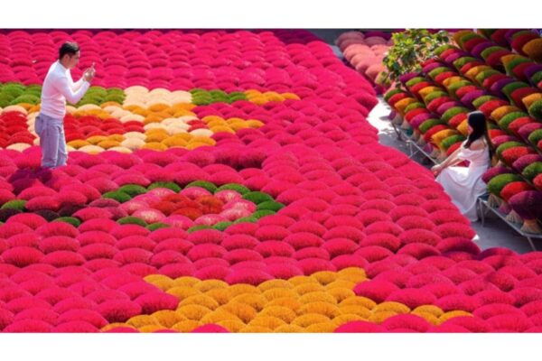 Instagram Quang Phu Cau Incense Village & Train Street Tour - The Sum Up