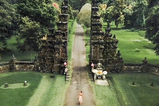 Instagram Tour : Banyumala Waterfall - Handara Heaven Gate - Ulundanu Temple - What You Get for $30