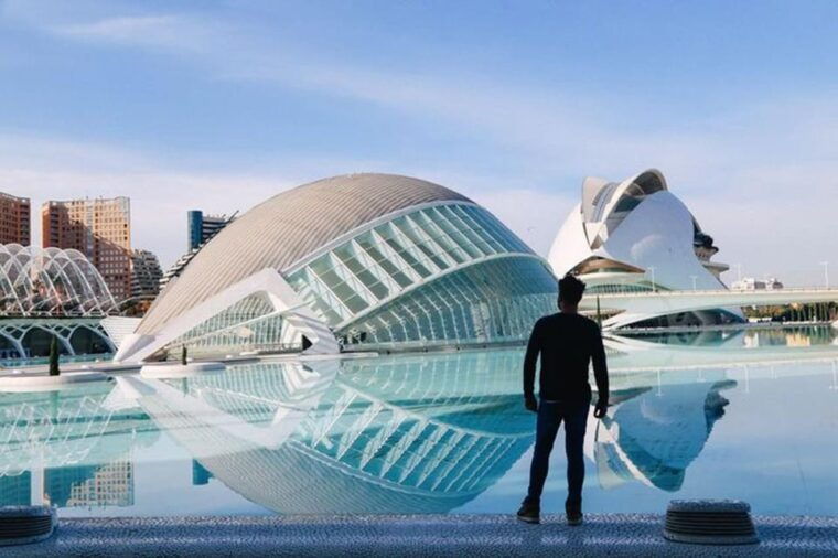 Instagram Tour of Valencia With a Private Photographer - Professional Photography and Posing Assistance