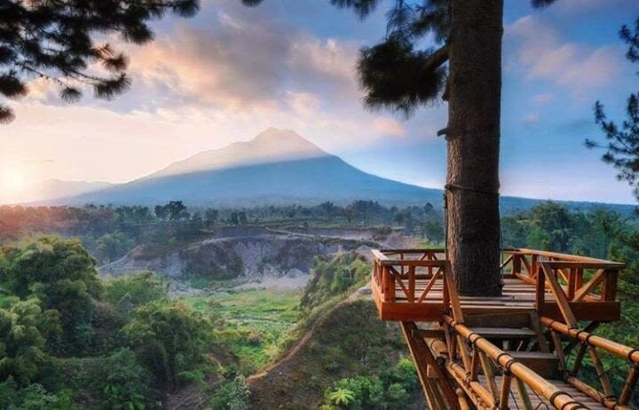 Instagramable Kedung Kayang Waterfall, Setumbu Hill and Borobudur Temple Tour - The day in a glance