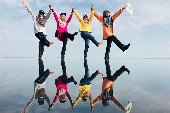 Instagrammable Sky Mirror Tour With Transfer Service - Good To Know