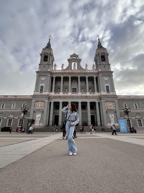 Instaspots: Tour of the Most Photographable Spots in Madrid - Accessibility and Group Options