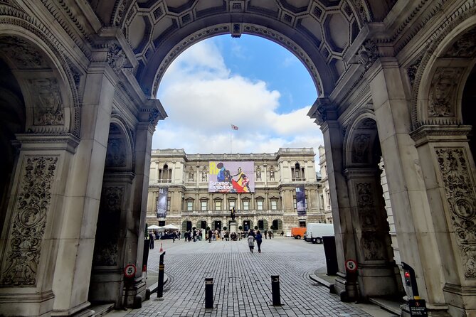 Interactive Urban Treasure Hunt Walking Tour - The Secret City - Overview and Features