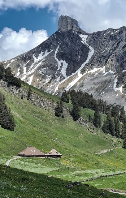Interlaken: 2 Days Hiking Trip & Mountain Hut - Guided Experience