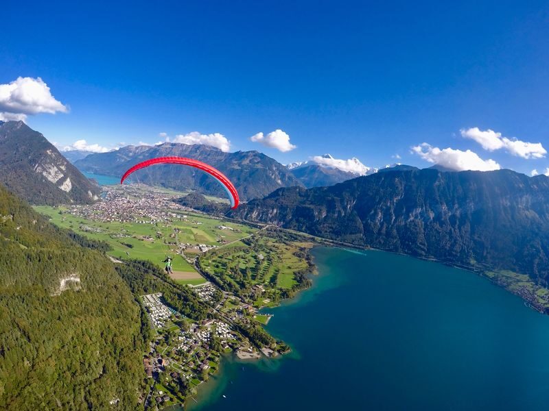 Interlaken: Tandem Paragliding with Pilot "The High Flight" - From Höhematte to Beatenberg