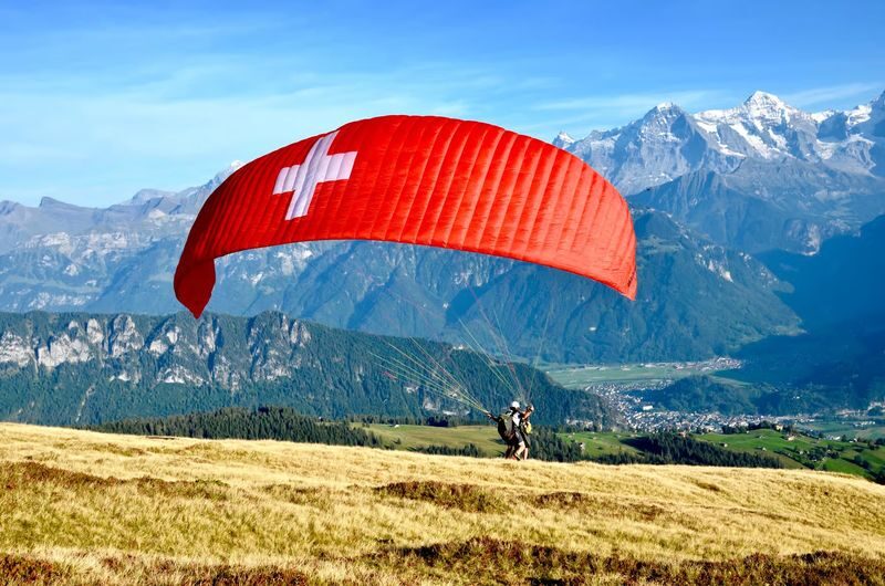 Interlaken: Tandem Paragliding with Pilot "The High Flight" - Clothing, age and weight rules