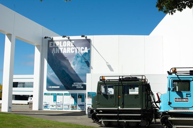 International Antarctic Centre Ticket in Christchurch - Penguins and huskies bring the subject close