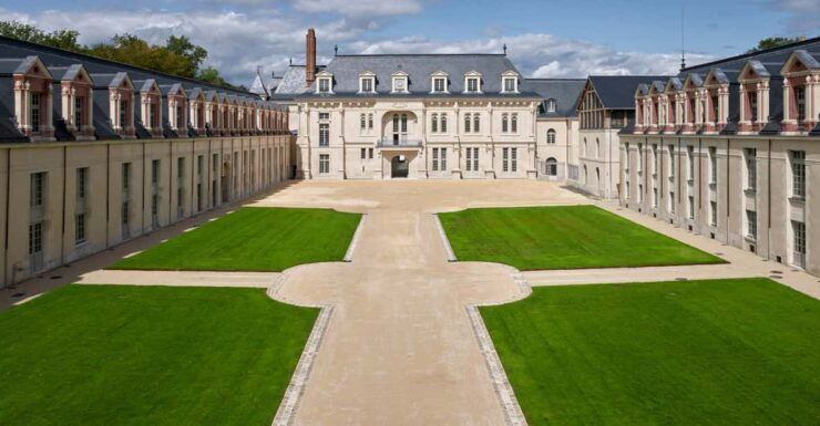 International City of the French Language Entrance Ticket - Reservation Process