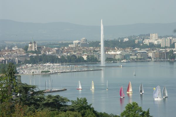 International & Panoramic Tours Geneva - Multilingual Audio Guide Availability