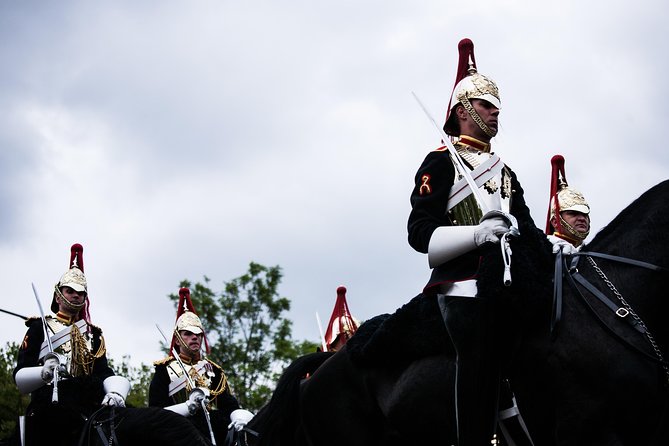 Intimate London Photo Tour With Professional Photographer Guide - Inclusions and Amenities Provided