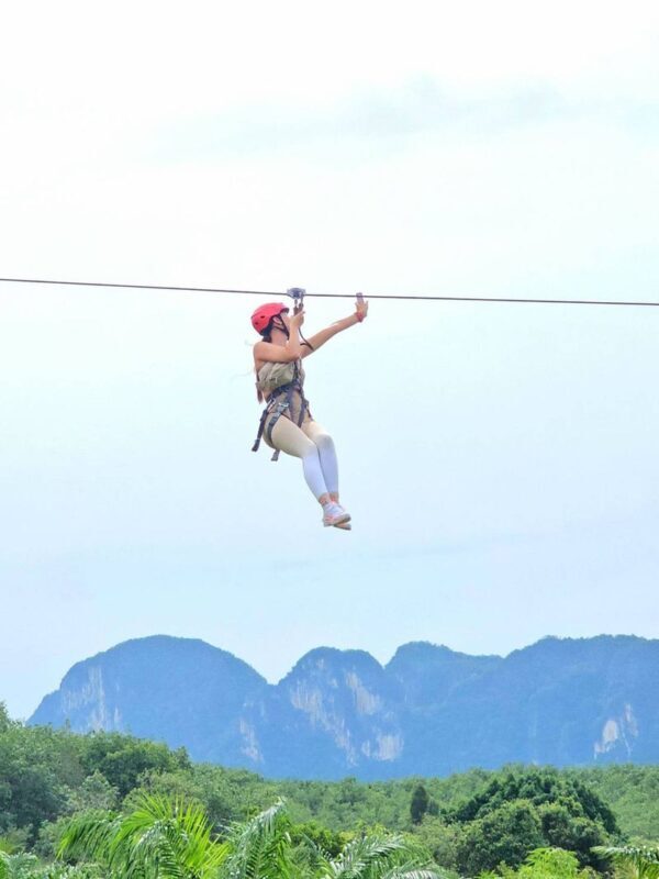 INTIMATE SMALL-GROUP FROM PHUKET TO PHANG NGA RAFTING - Lunch and the personal details that help