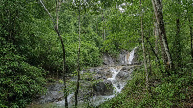 INTIMATE SMALL-GROUP FROM PHUKET TO PHANG NGA RAFTING - Pack for a wet, active day
