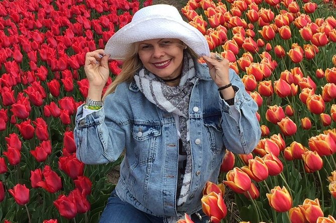 Into Flowerfields & Dutch Countryside Luxury Jaguar Private Tour - Common Questions
