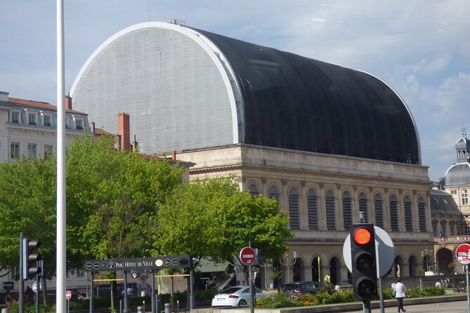 Intouchables Movie Locations Tour in Paris With Local Guide - Common Questions