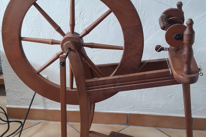 Introduction to Spinning Local Wool on a Traditional Spinning Wheel - Understanding Traditional Spinning Wheels