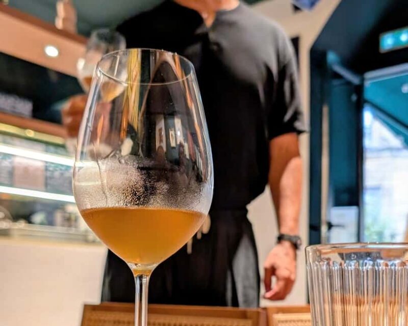 Introductory workshop on wine tasting and wine and canelé pairing - Introduction