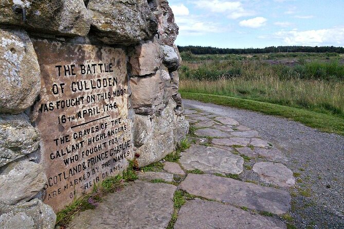 Inverness Tour-Cawdor Castle,Culloden Battlefield,Clava Cairns - The Sum Up