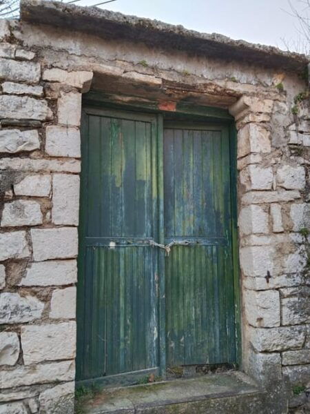 Ioannina, Tour the Citadel. - Getting to the Citadel