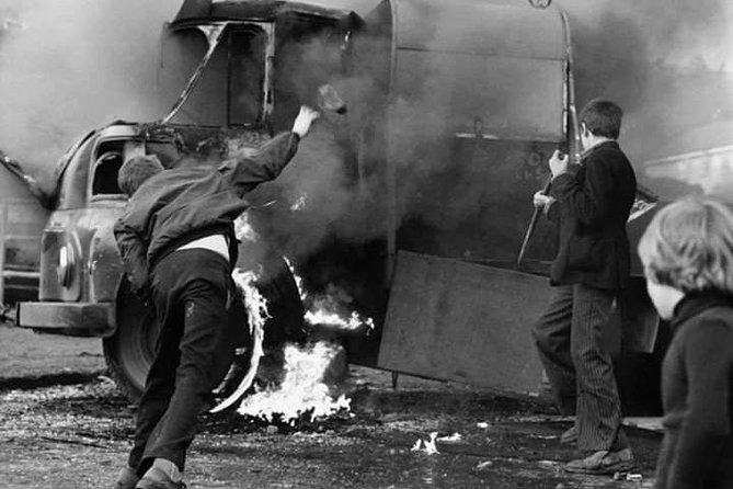 IRA Troubles Conflict Private Tour Museum Graves Murals and Political Analysis - Pricing and Policies