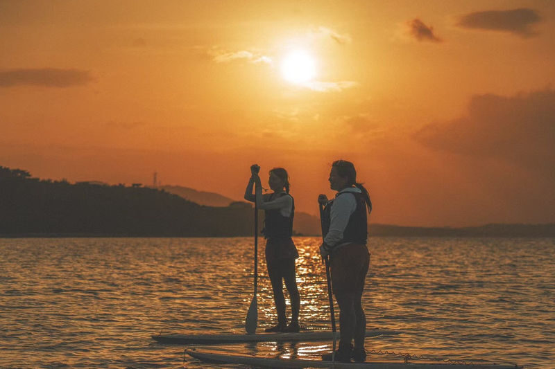 Iriomote Island: Choice of Sunset SUP or Canoe Tour (Okinawa) - What the guides and included extras add