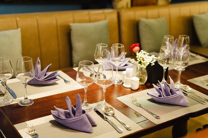 Iris Cruise - Unwind on Luxury Halong Bay Day Cruise with Lunch - Who Should Consider This Tour?