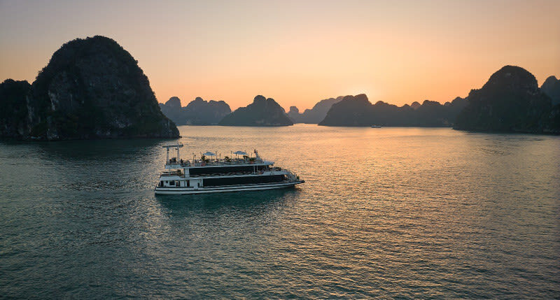 Iris Day Cruise: Ha Long Bay, Sung Sot, Ti Top - What the price includes, and what can raise it
