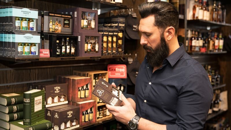 Irish Whiskey Museum tour with whiskey blending experience in Dublin - What the half-day format promises