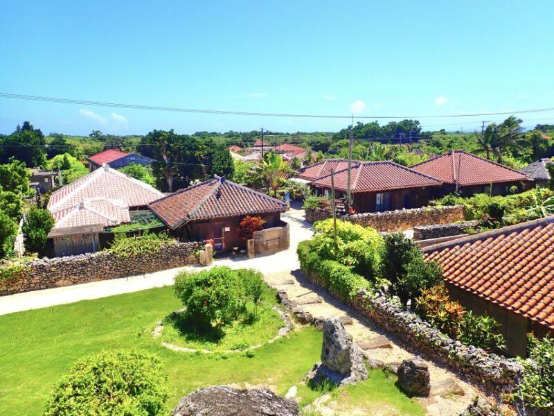 Ishigaki: Phantom Island Snorkeling and Taketomi Sightseeing - Ishigaki: Phantom Island Snorkeling and Taketomi Sightseeing