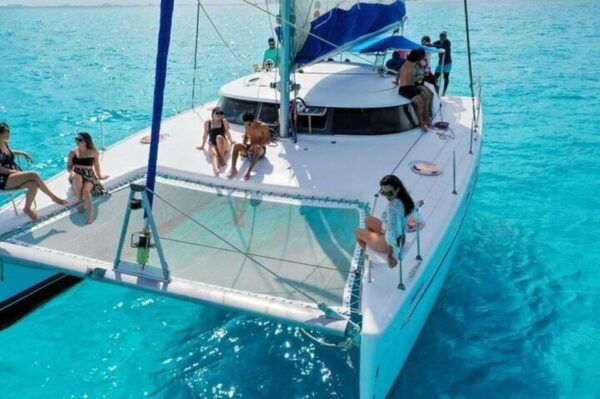 Isla Mujeres: Boat Tour With Food, Drinks and Snorkeling - Additional Information